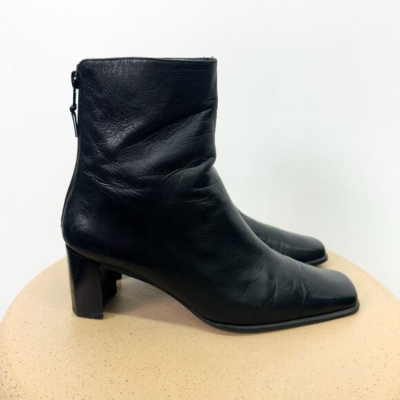 Stuart Weitzman Women’s Vintage Y2K Black Leather Square Toe Heeled Ankle Boot - Picture 9 of 9